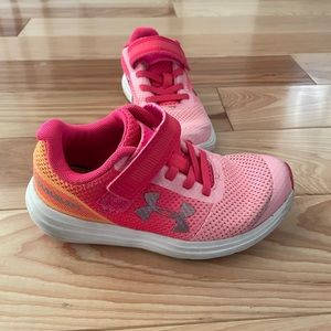 Under Armour Girls Shoes size 10.5